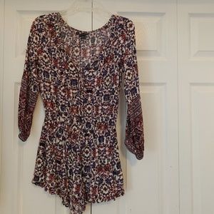 Floral pattern off the shoulder romper!